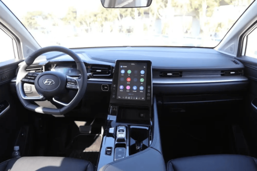 適合三代同堂的7人座MPV Hyundai Custin優缺點有哪些?